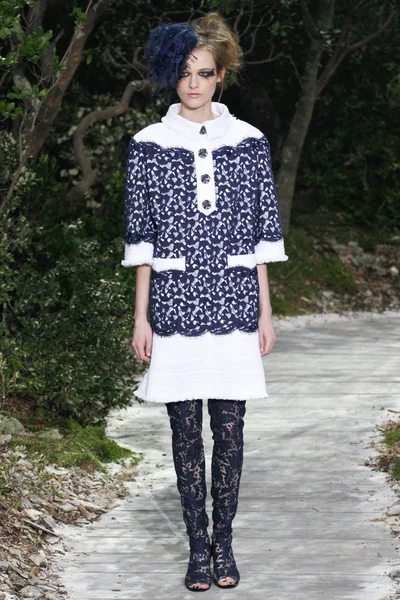 Look 35